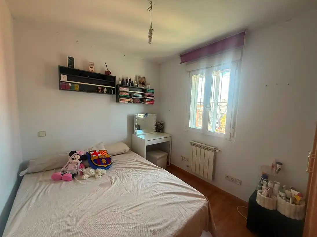 Habitación de Piso en venta en Madrid con Calefacción, Terraza y Amueblado