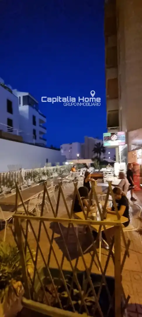 Local en traspaso en Santa Eulària des Riu con Aire acondicionado, Terraza y Amueblado