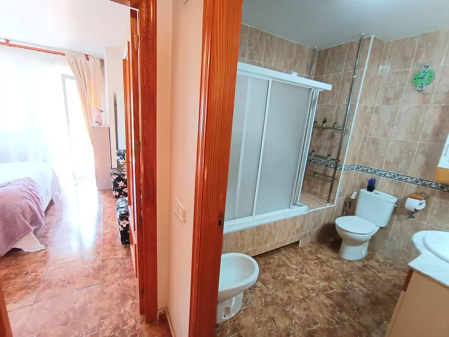 Badezimmer von Einfamilien-Reihenhaus zum Verkauf in Ulea mit Klimaanlage, Heizung und Terrasse