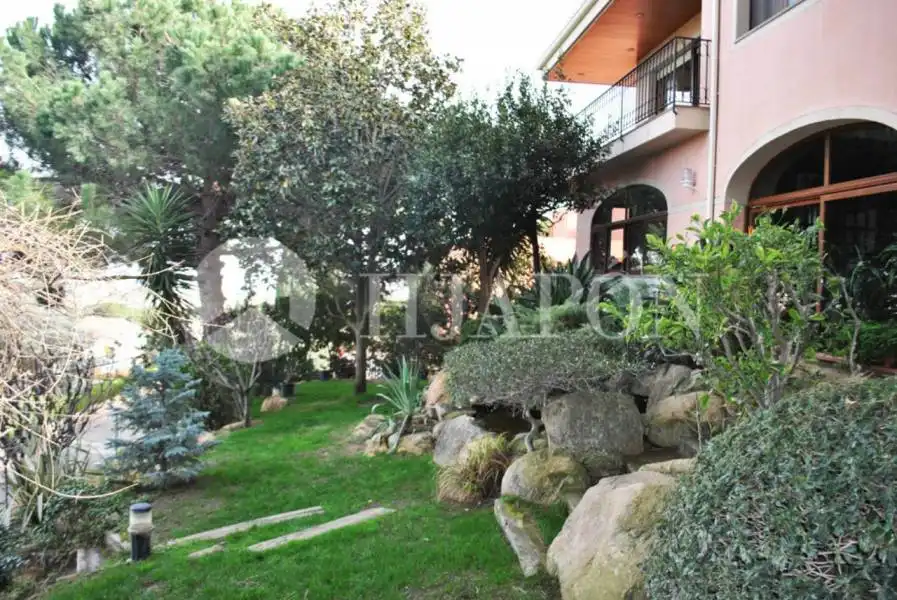 Jardí de Casa o xalet en venda en Alella amb Aire condicionat, Calefacció i Jardí privat