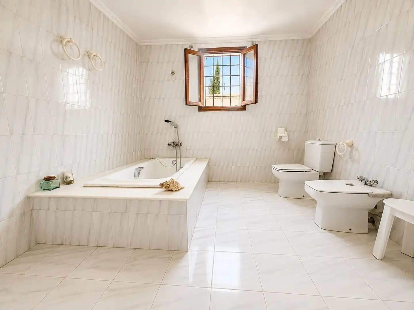 Bathroom of Houses for sale in Elche / Elx