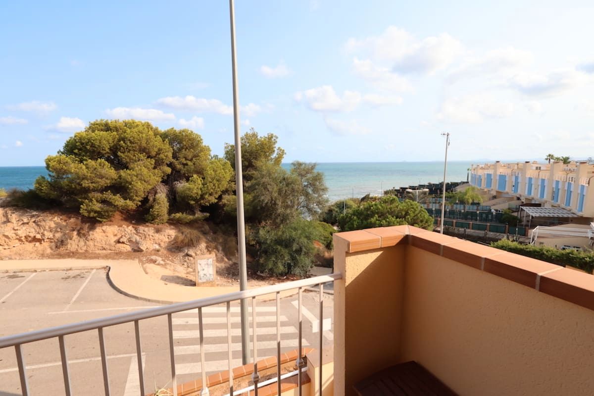 Dormitori de Apartament en venda en Orihuela amb Terrassa, Traster i Moblat