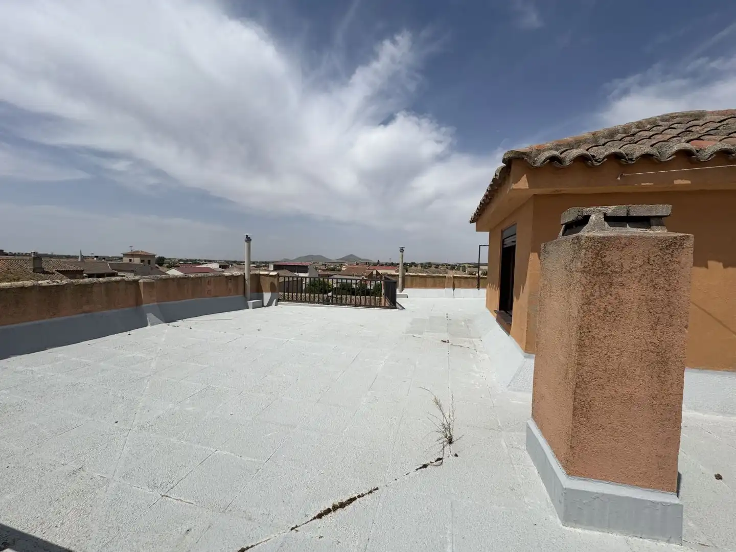 Terraza de Piso de alquiler en Cuerva con Aire acondicionado, Calefacción y Terraza