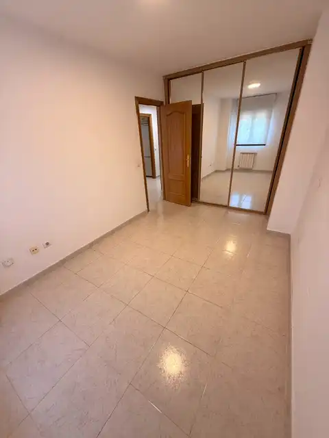 Wohnung zur Miete in Camarma de Esteruelas mit Ofen und Waschmaschine