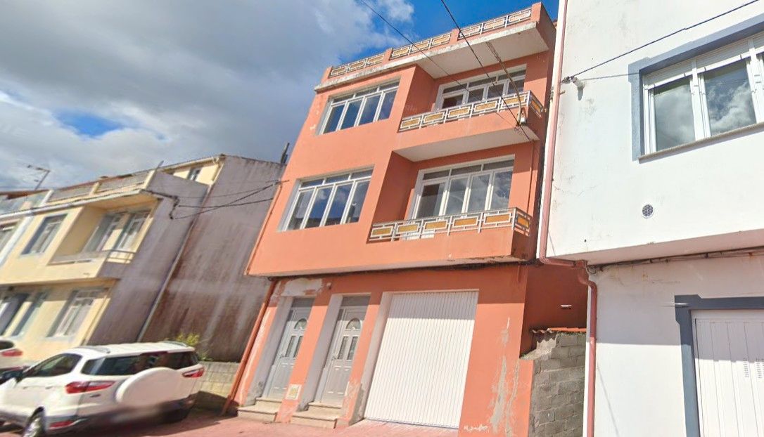 Vista exterior de Edifici en venda en Camariñas
