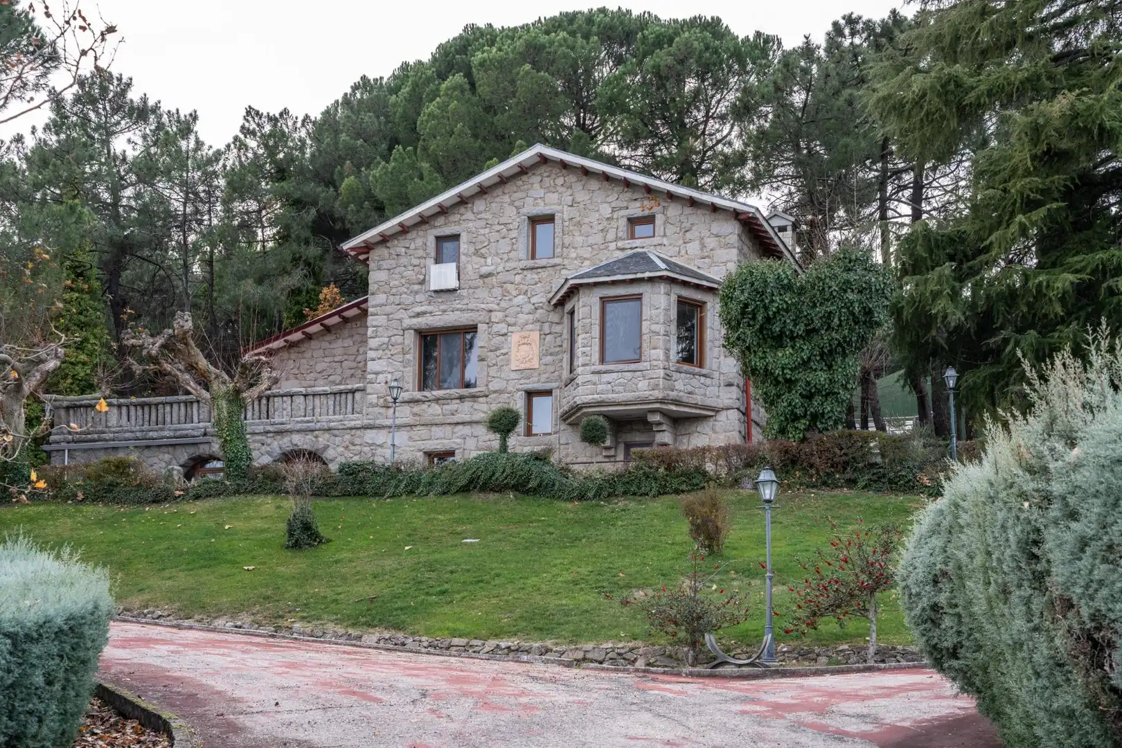 Vista exterior de Finca rústica en venda en Guadarrama amb Aire condicionat, Calefacció i Jardí privat