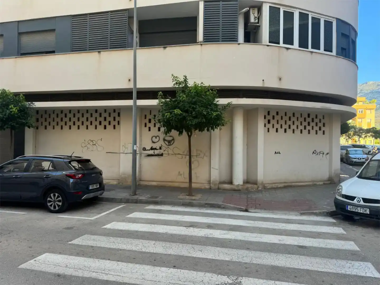 Vista exterior de Local en venda en Dénia