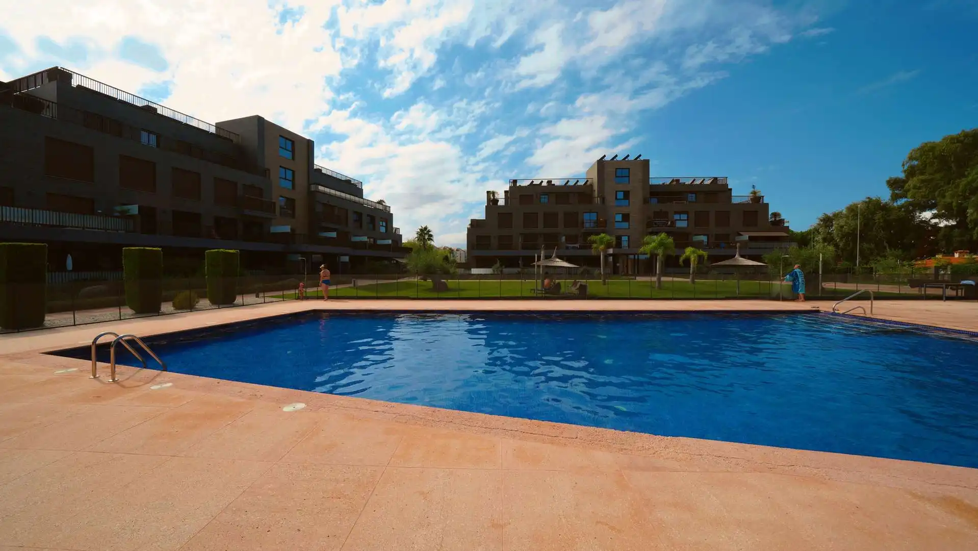 Piscina de Pis en venda en Dénia amb Aire condicionat, Calefacció i Jardí privat