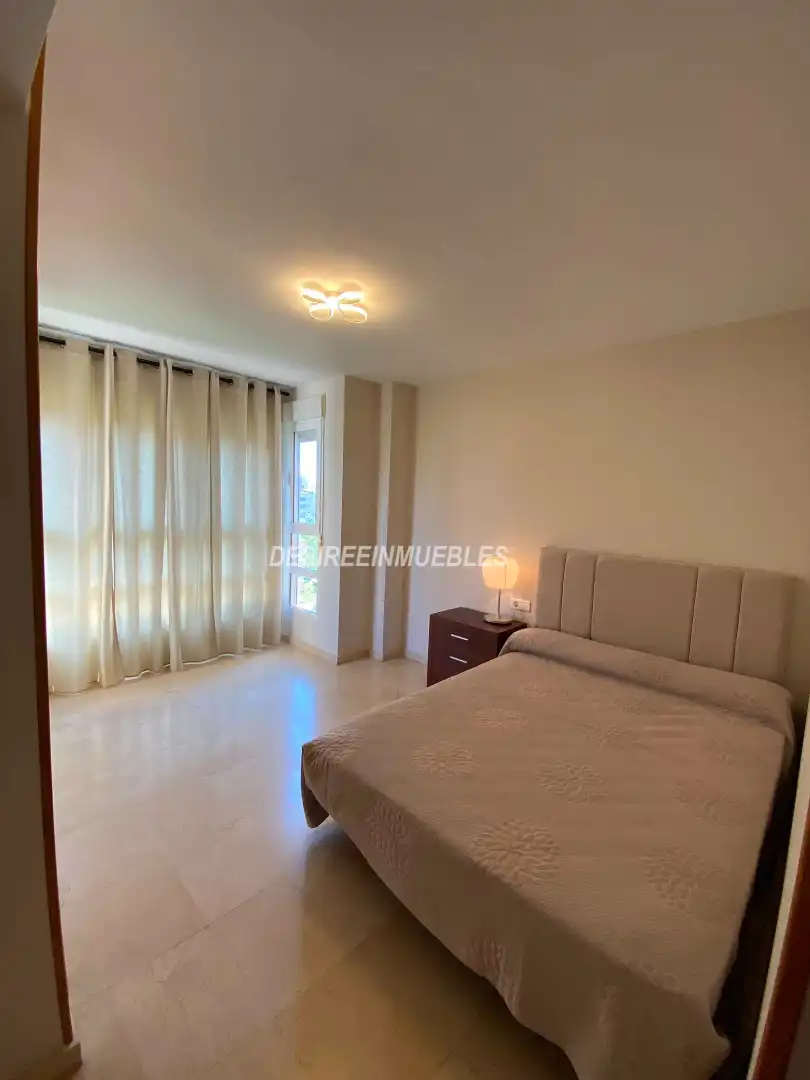 Bedroom of Flat for rent in Valencia  with Air Conditioner, Heating and Terrace