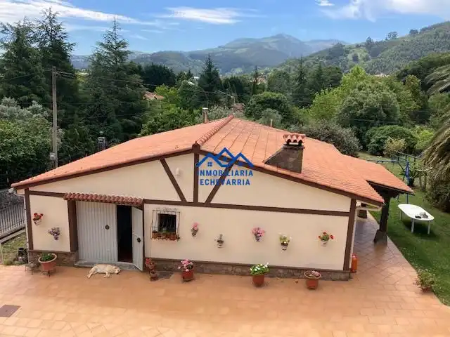 Vista exterior de Casa o xalet en venda en Muskiz amb Calefacció i Traster