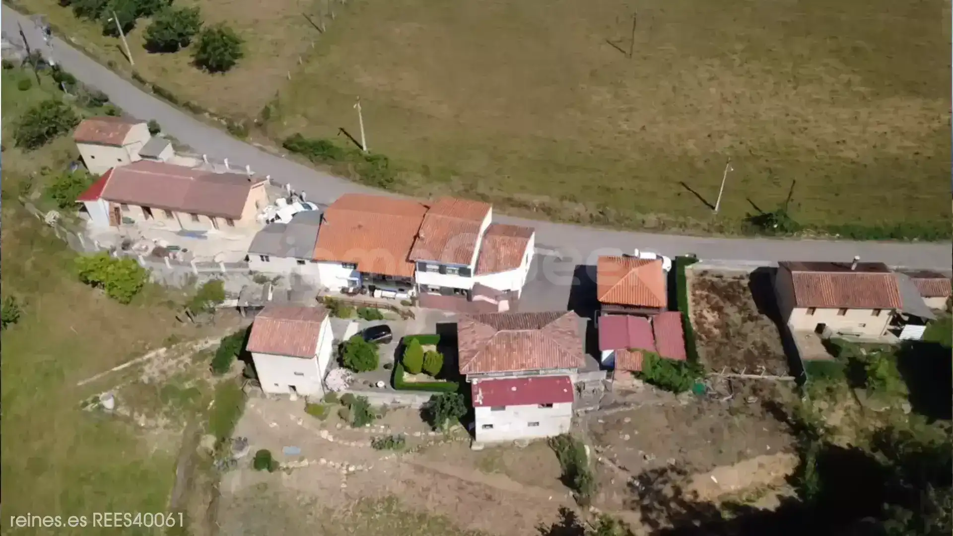 Haus oder Chalet zum Verkauf in Siero mit Heizung, Privatgarten und Terrasse