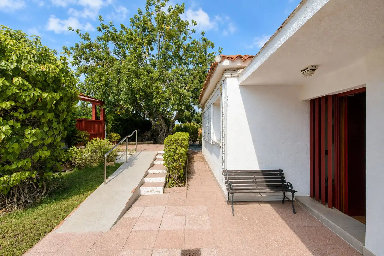 Vista exterior de Casa o chalet en venta en Cubelles con Calefacción, Jardín privado y Terraza