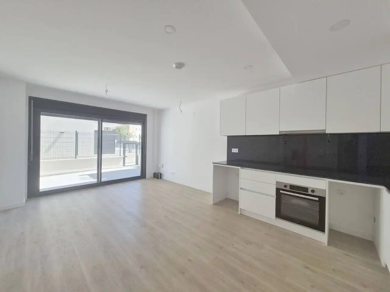 Cocina de Apartamento en venta en Cubelles con Aire acondicionado, Calefacción y Jardín privado