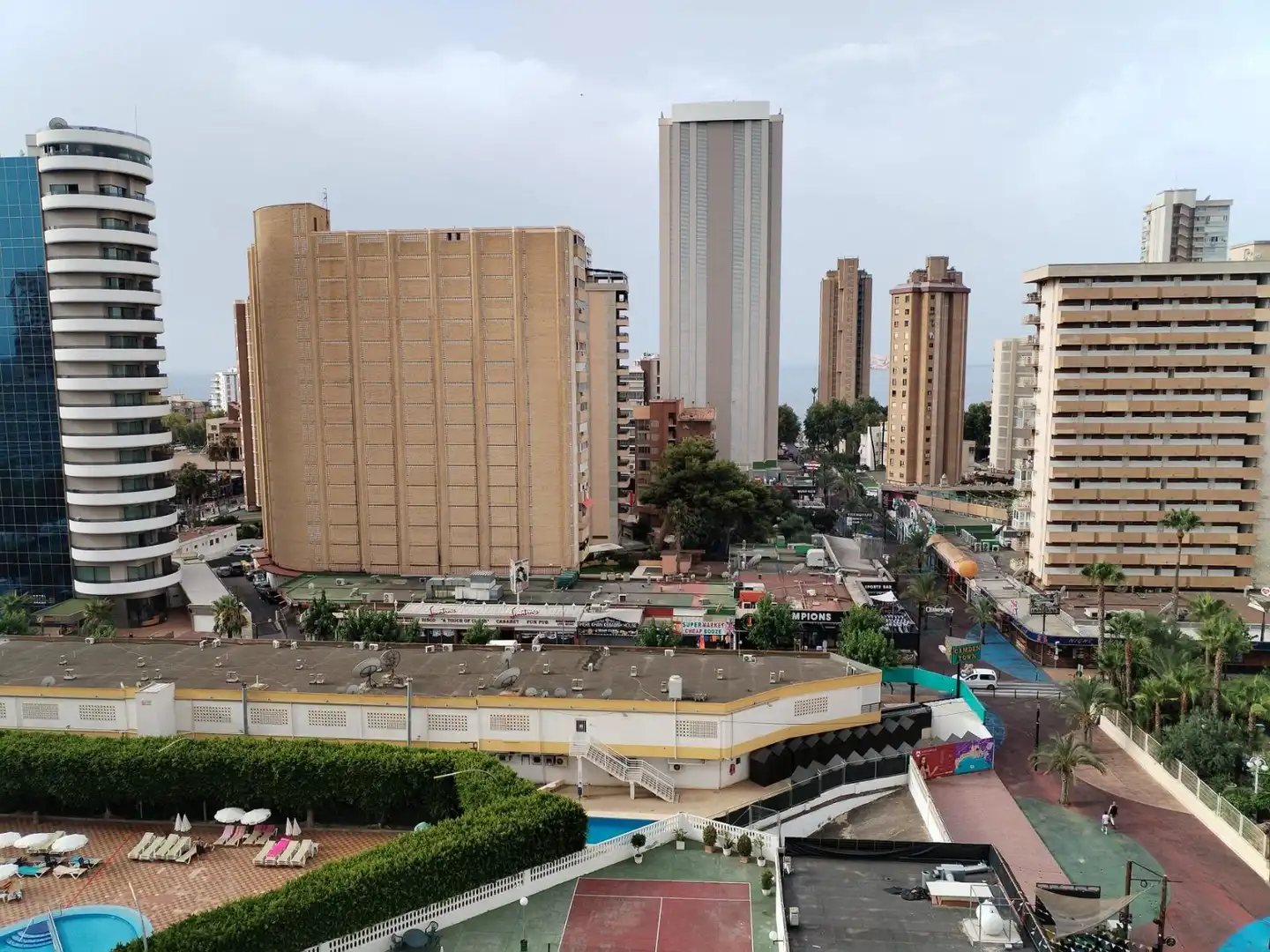 Vista exterior de Apartamento en venta en Benidorm con Aire acondicionado, Amueblado y Piscina comunitaria