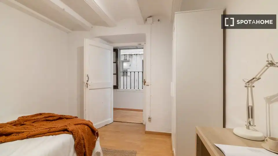 Room in Barri Gòtic