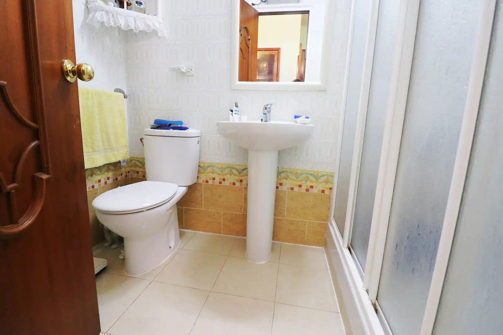Bany de Apartament en venda en Guardamar del Segura amb Aire condicionat, Terrassa i Moblat