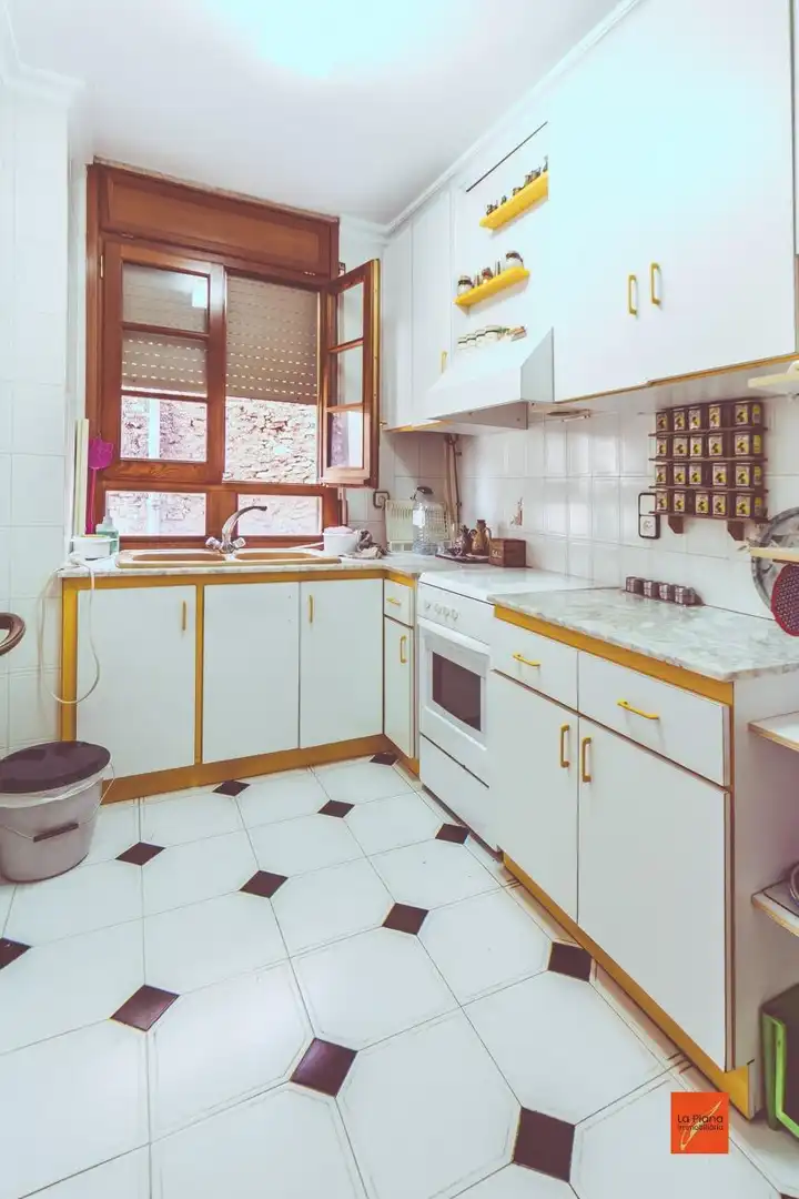 Cocina de Edificio en venta en Santa Bàrbara