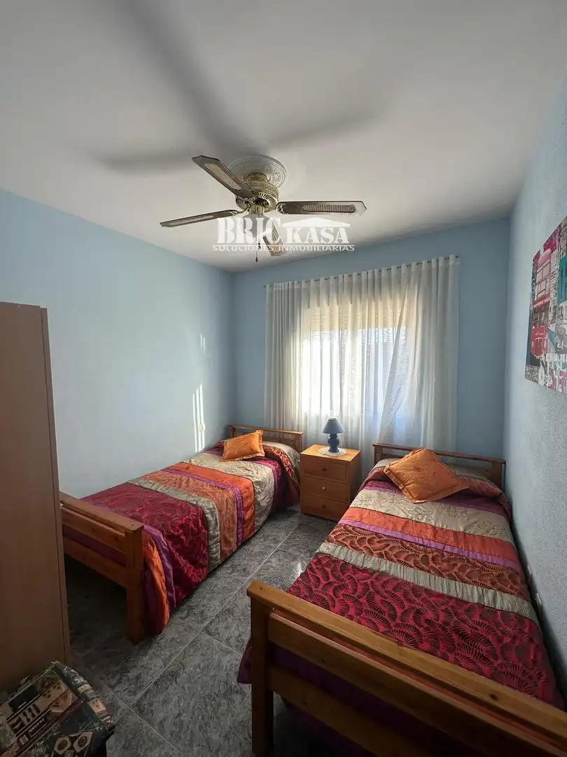 Schlafzimmer von Einfamilien-Reihenhaus zum Verkauf in Torreorgaz mit Klimaanlage, Heizung und Abstellraum