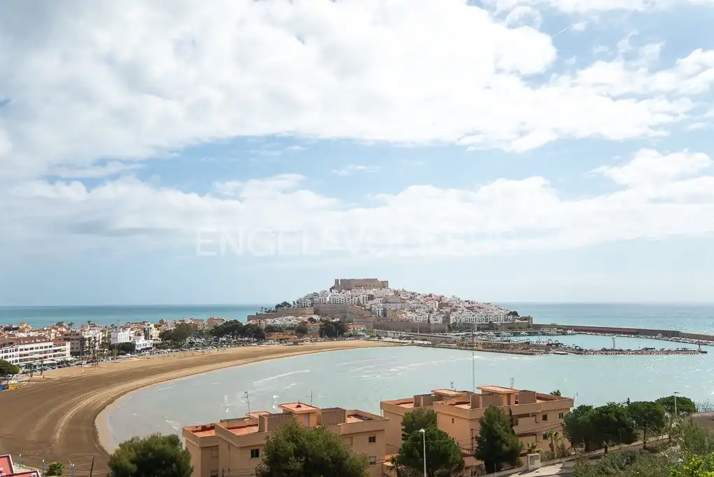 Vista exterior de Apartament en venda en Peñíscola / Peníscola amb Calefacció, Moblat i Balcó