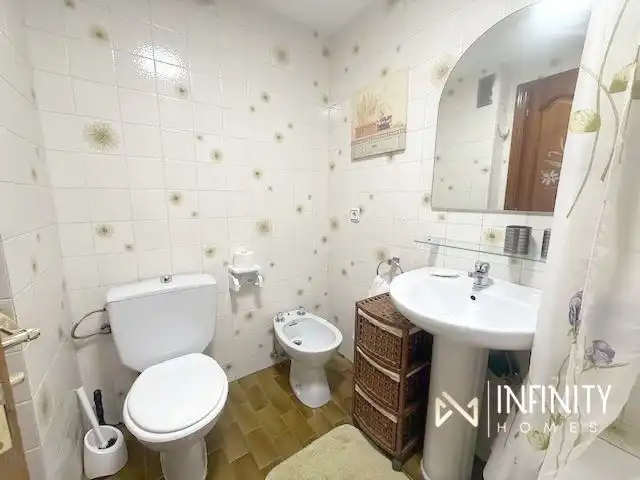 Bathroom of Flat for rent in Getxo   with Heating