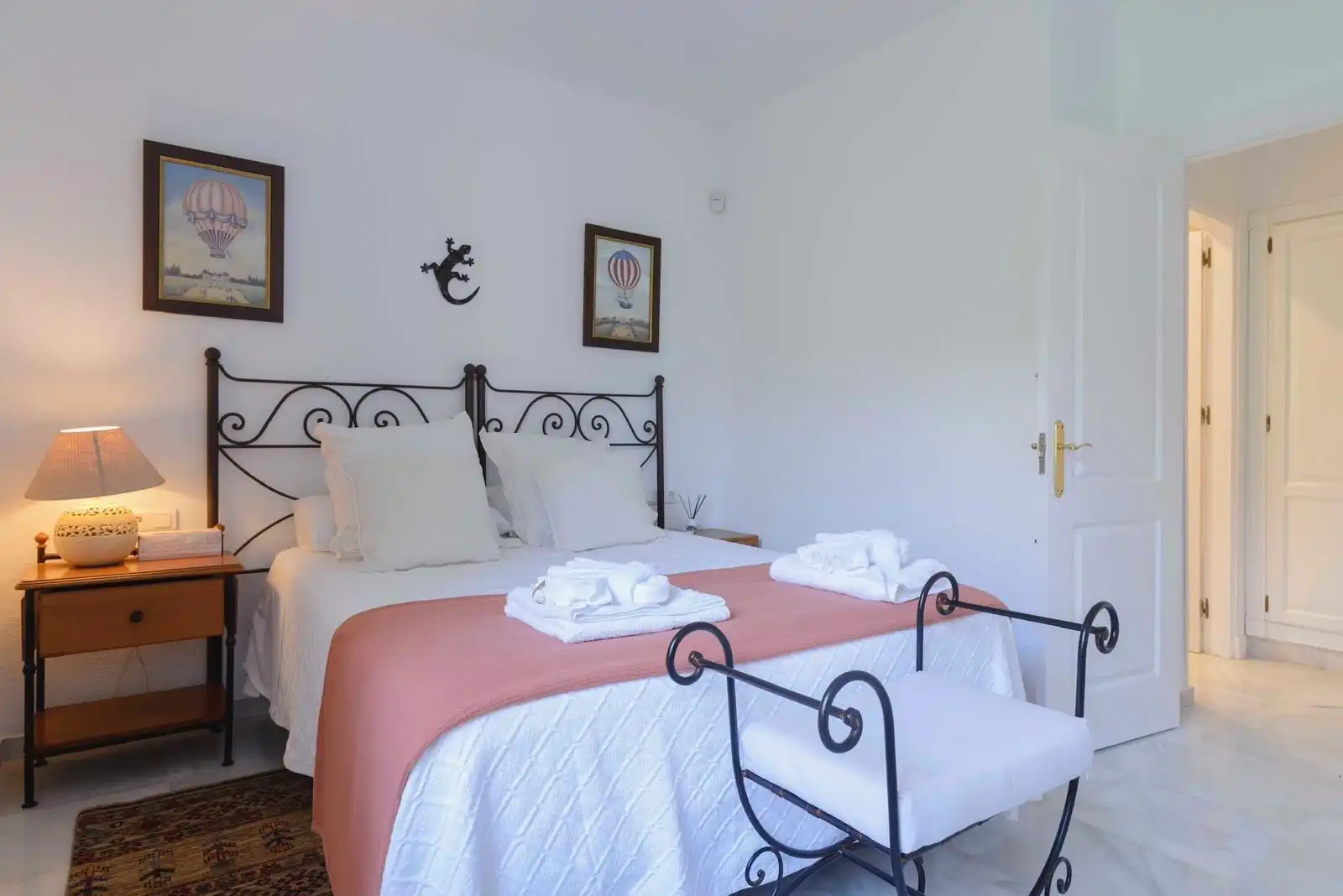 Dormitori de Casa o xalet de lloguer en Marbella amb Jardí privat, Terrassa i Piscina