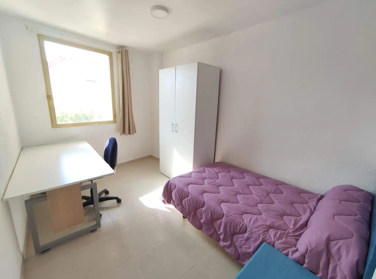 Room in Plaza Crevillente - Antiguos Juzgados - El Asilo