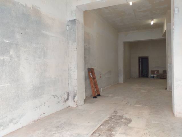 Local comercial en Alquiler en Carrer de Torns, 26 en Sants-Badal