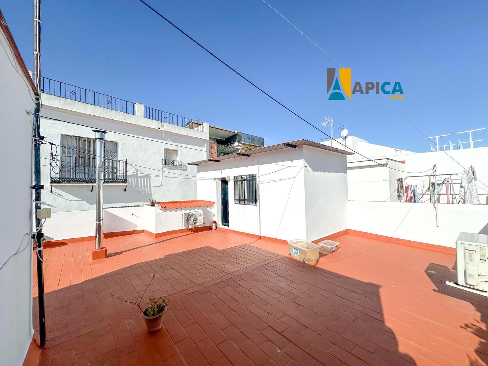 Exterior view of Single-family semi-detached for sale in Jerez de la Frontera  with Air Conditioner, Heating and Storage room