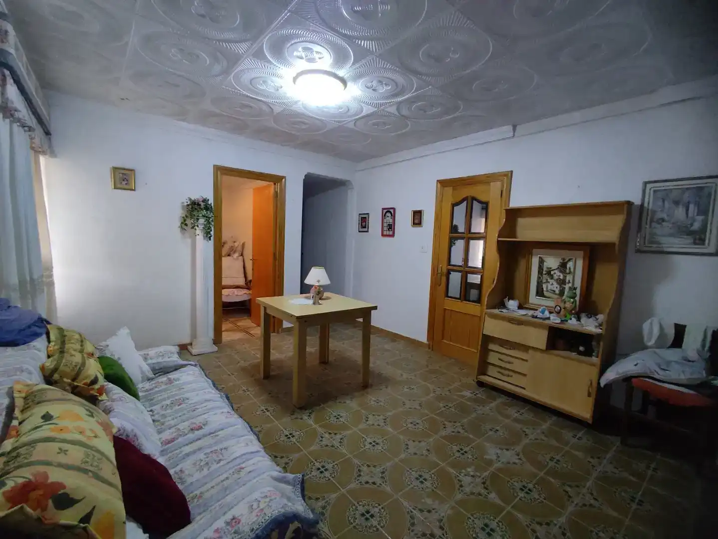 Sala d'estar de Casa adosada en venda en Elda amb Traster i Moblat
