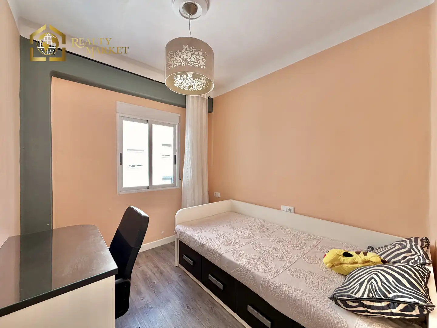 Habitación de Piso en venta en Valencia con Aire acondicionado y Balcón