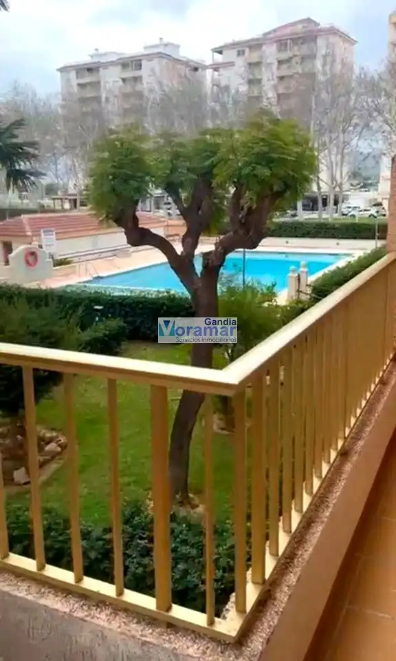 Piscina de Apartament en venda en Gandia amb Aire condicionat, Jardí privat i Terrassa