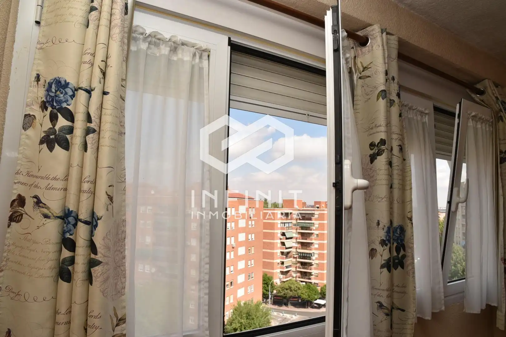 Bedroom of Flat for sale in Val