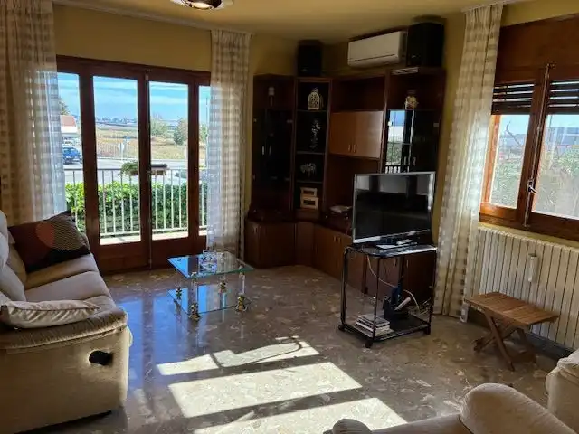 Sala de estar de Casa o chalet en venta en Miralcamp, Lleida