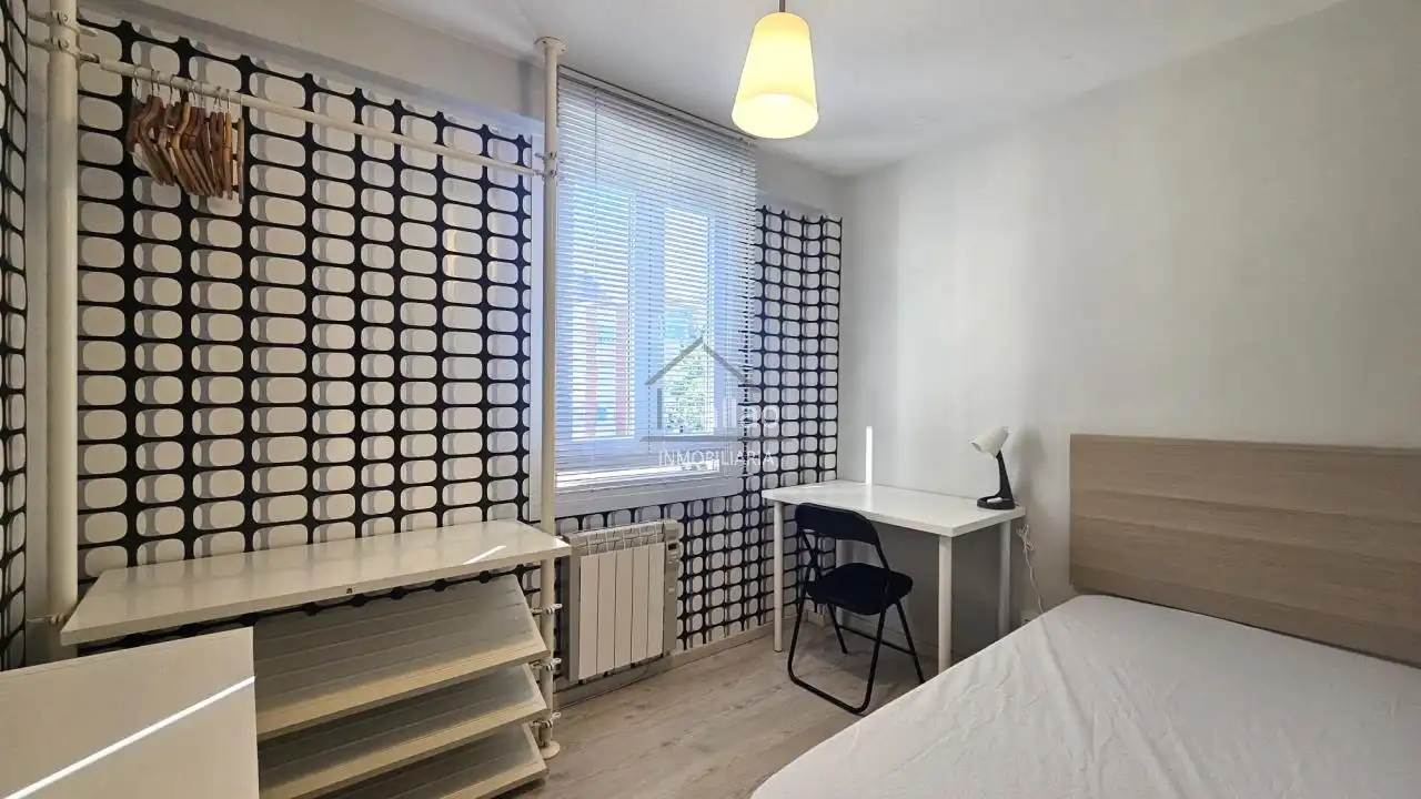 Schlafzimmer von Wohnung zur Miete in Ferrol mit Heizung