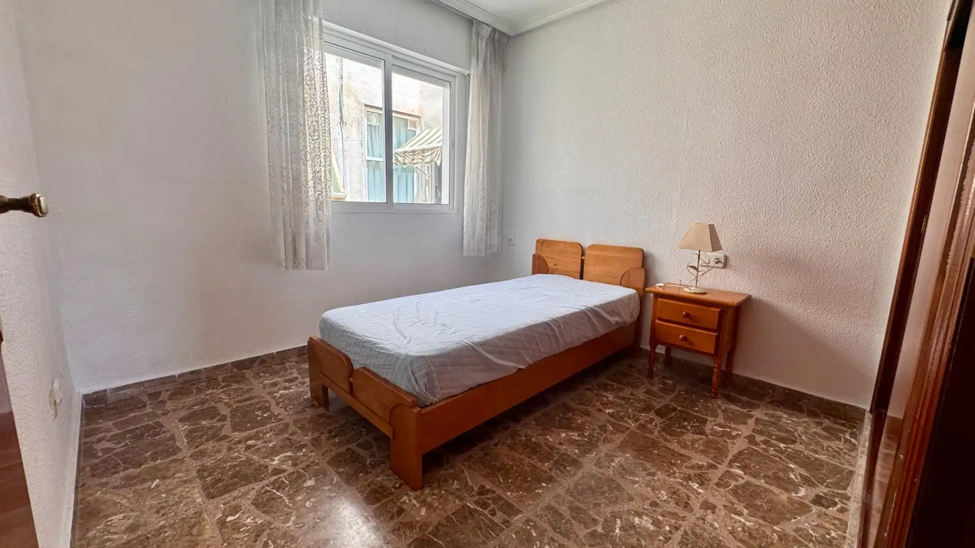 Habitación de Piso de alquiler en Murcia con Aire acondicionado, Terraza y Amueblado