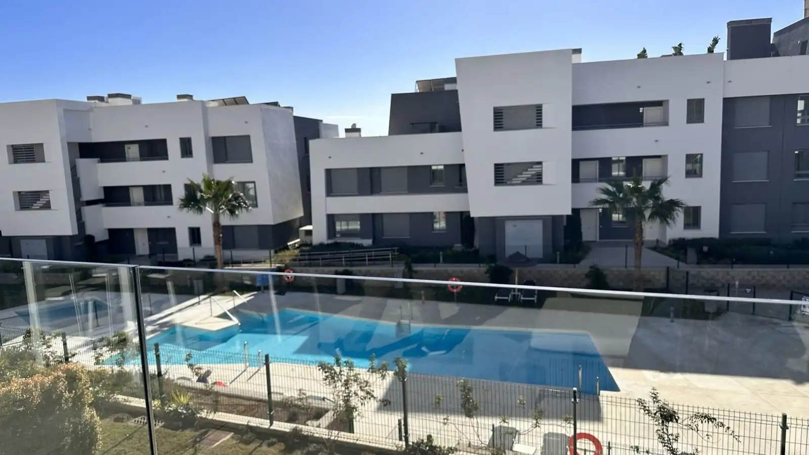 Piscina de Piso de alquiler en Estepona con Aire acondicionado, Terraza y Amueblado