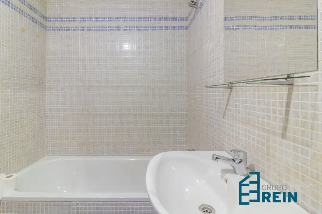 Baño de Piso en venta en Recas con Calefacción