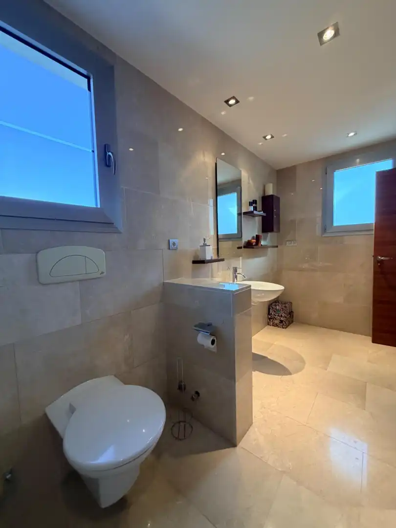 Baño de Casa o chalet de alquiler en Elche / Elx con Aire acondicionado, Calefacción y Jardín privado