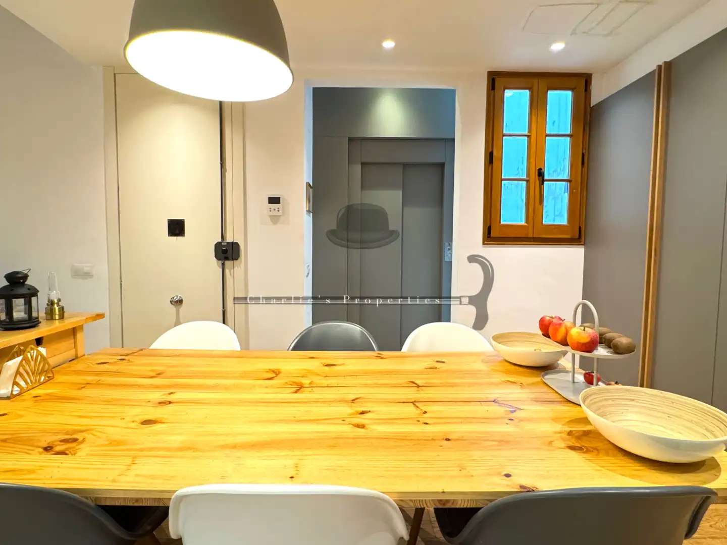 Menjador de Apartament en venda en Barcelona amb Aire condicionat, Calefacció i Parquet