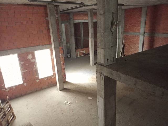 Local comercial en Venta en Avenida Conde de Lumiares en Altozano - Conde Lumiares