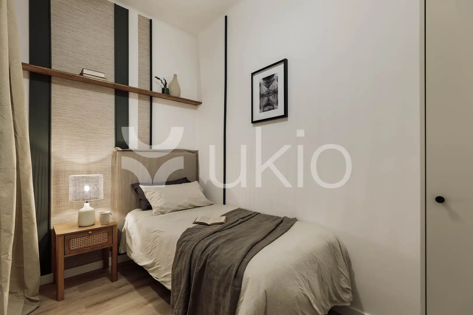 Dormitori de Apartament de lloguer en Barcelona amb Aire condicionat, Calefacció i Terrassa