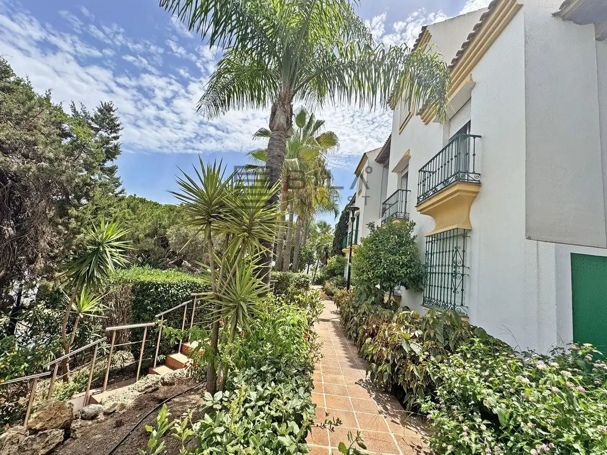 Exterior view of Flat for sale in Elviria - Cabopino