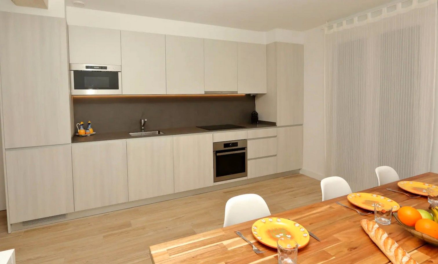 Kitchen of Apartment to rent in  Pamplona / Iruña  with Air Conditioner, Parquet flooring and Terrace