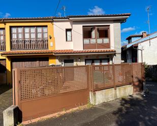 Vista exterior de Casa o xalet en venda en Llanes amb Moblat