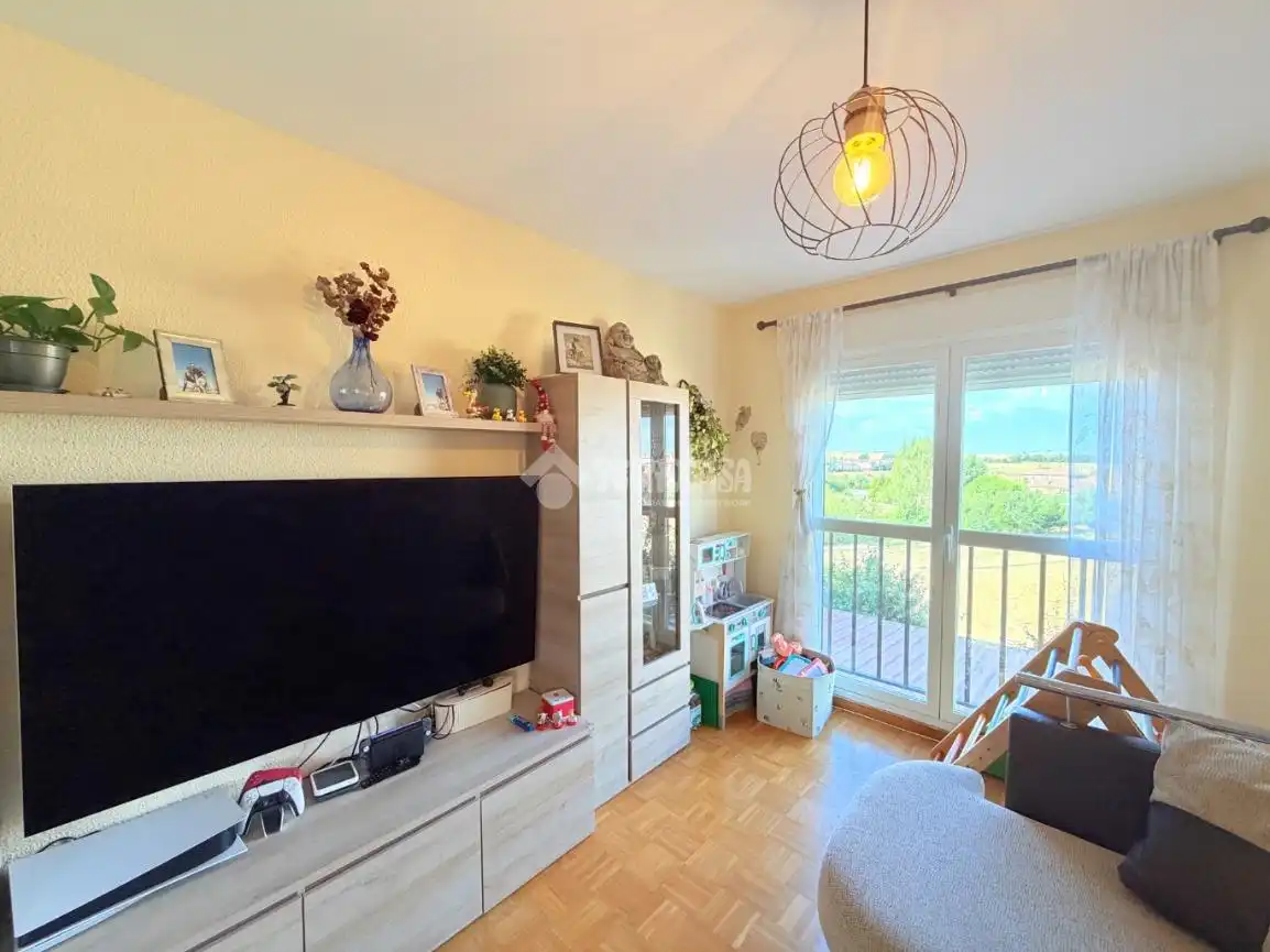 Living room of Flat for sale in Palazuelos de Eresma  with Storage room