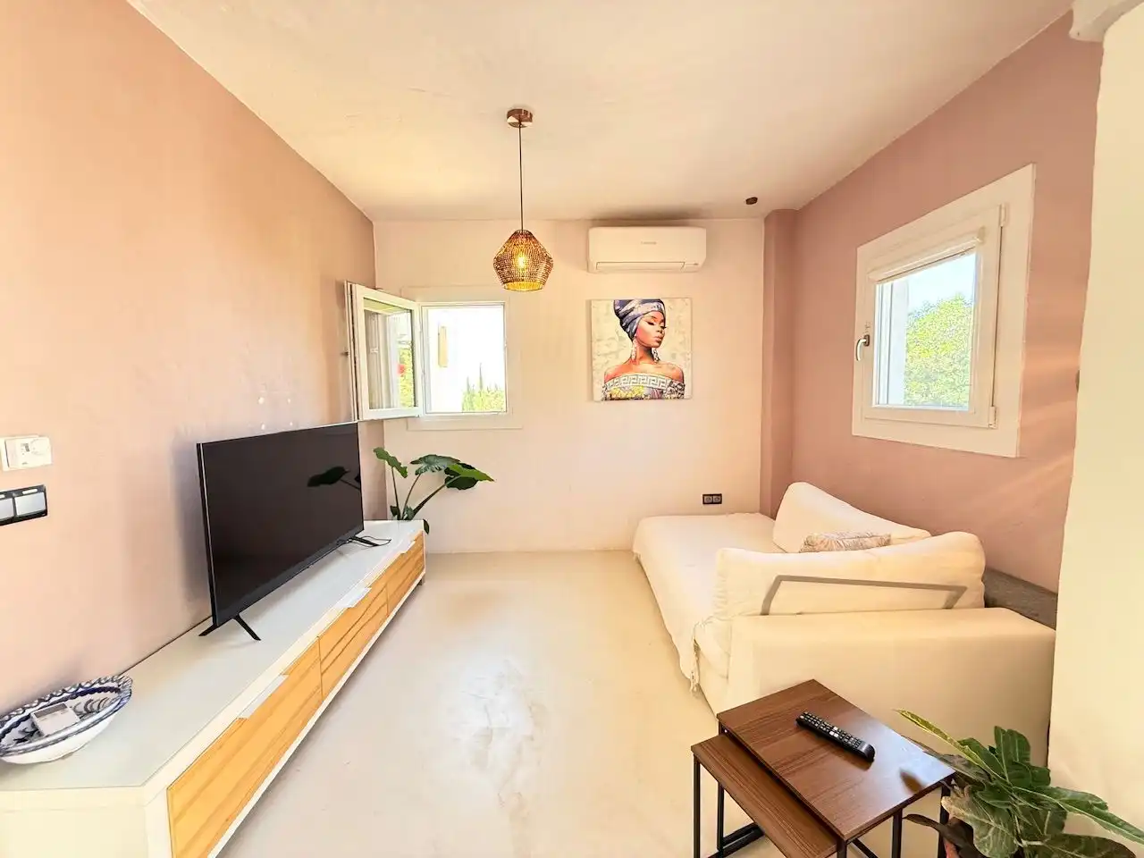 Sala de estar de Casa o chalet en venta en Frigiliana con Aire acondicionado, Calefacción y Jardín privado
