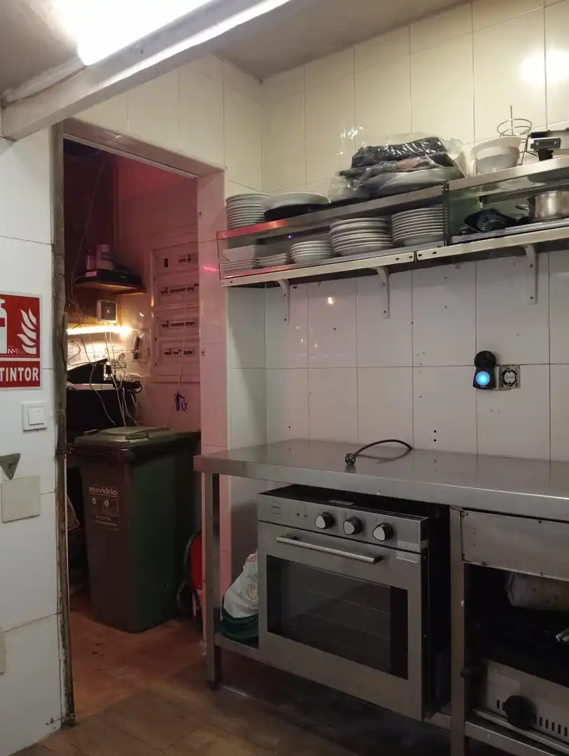 Küche von Geschaftsraum zum Verkauf in Madrid mit Möbliert