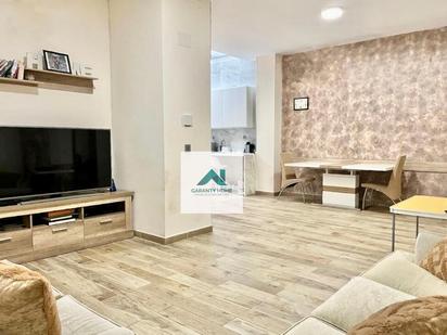 Living room of Flat for sale in  Madrid Capital
