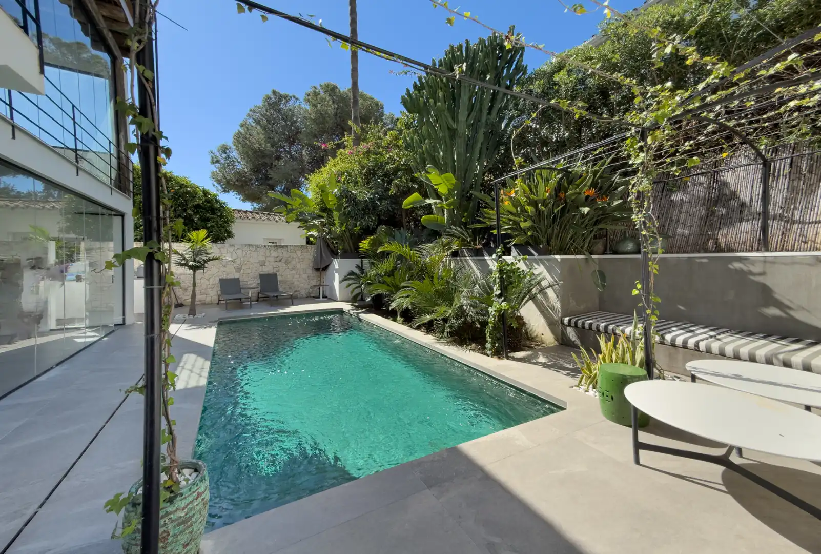 Piscina de Casa o xalet en venda en Marbella amb Aire condicionat, Jardí privat i Terrassa