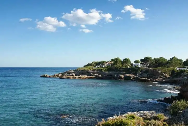 Vista exterior de Casa o xalet en venda en L'Ametlla de Mar  amb Aire condicionat, Jardí privat i Terrassa